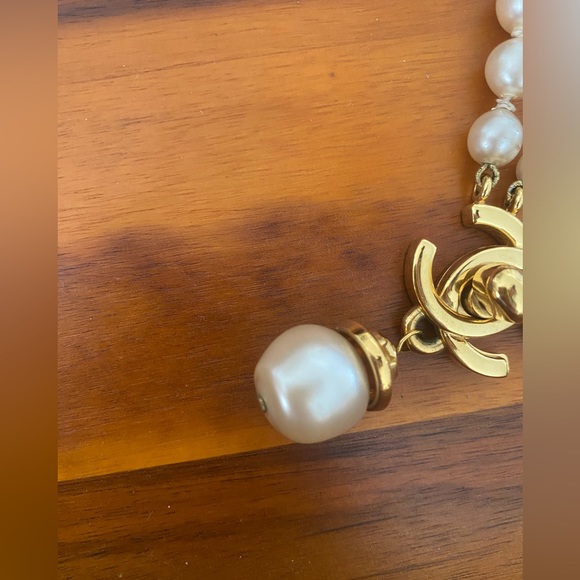 Chanel Vintage Pearl Double Stranded Turnlock Necklace ❌no offer or trade❌ - Picture 12 of 16